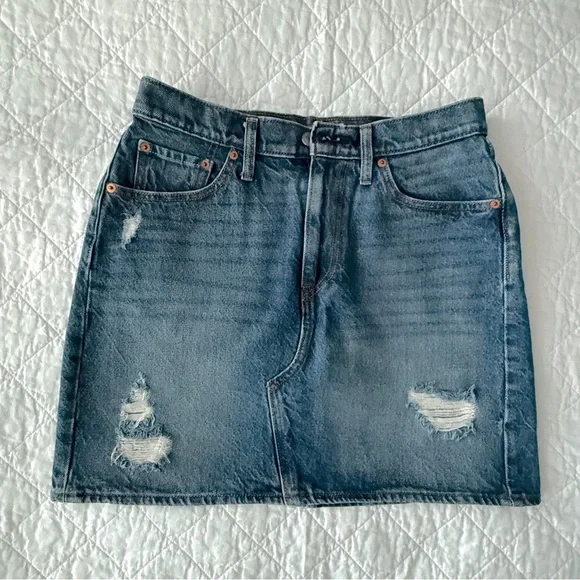 Levi’s Blue Mini Pencil Skirt with Distressed Denim - Picture 2 of 10